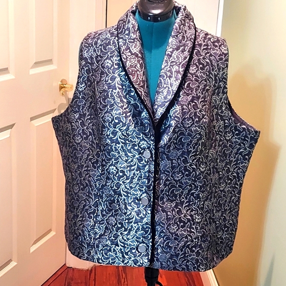 Elegant Black and Silver Women's Vest - Picture 1 of 8